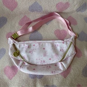 Stoney Clover Lane Climbing Roses Jumbo Fanny Pack